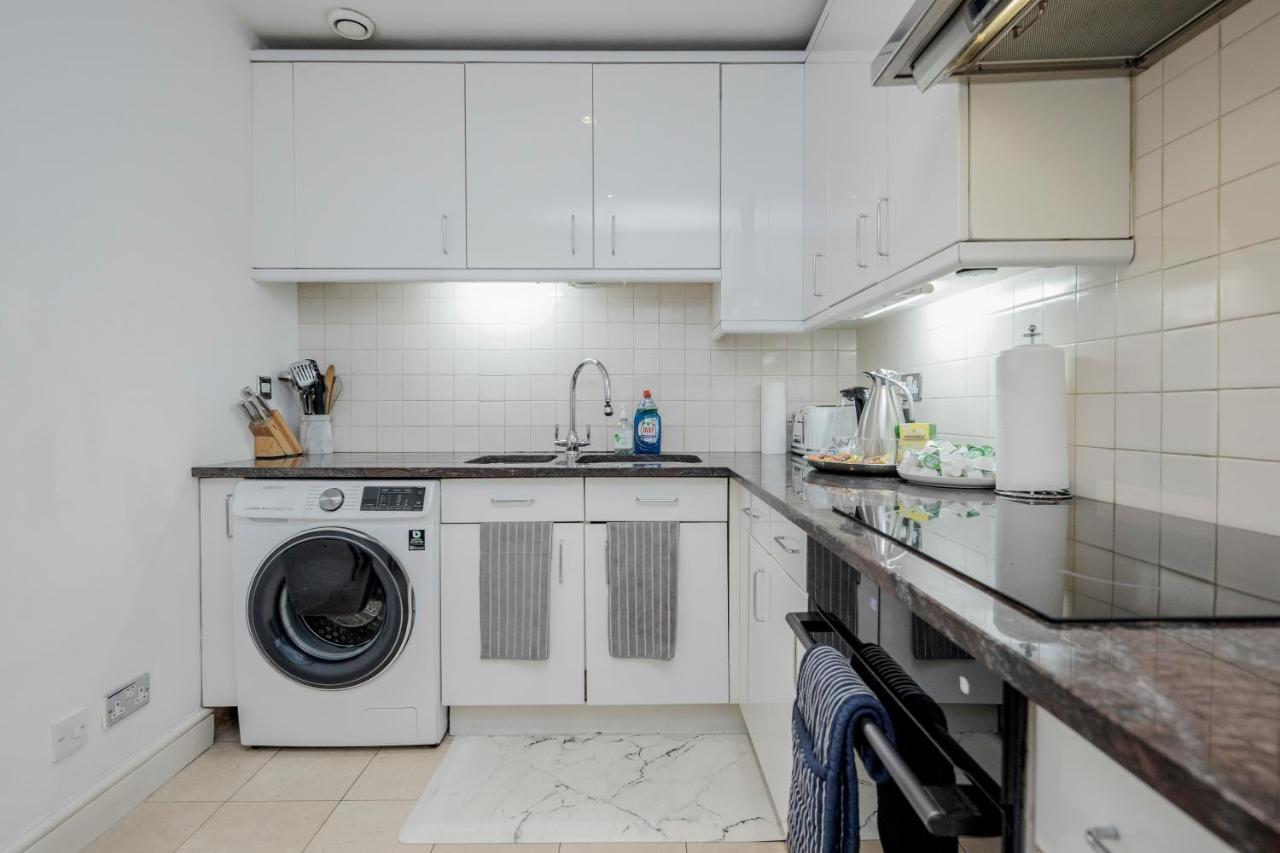 Oxford Street Homestay London Exterior foto