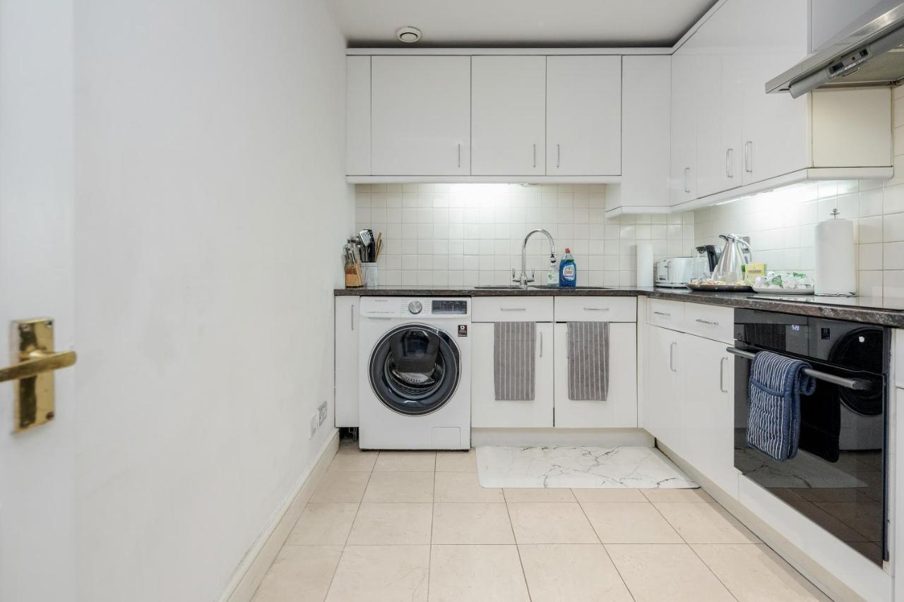 Oxford Street Homestay London Exterior foto