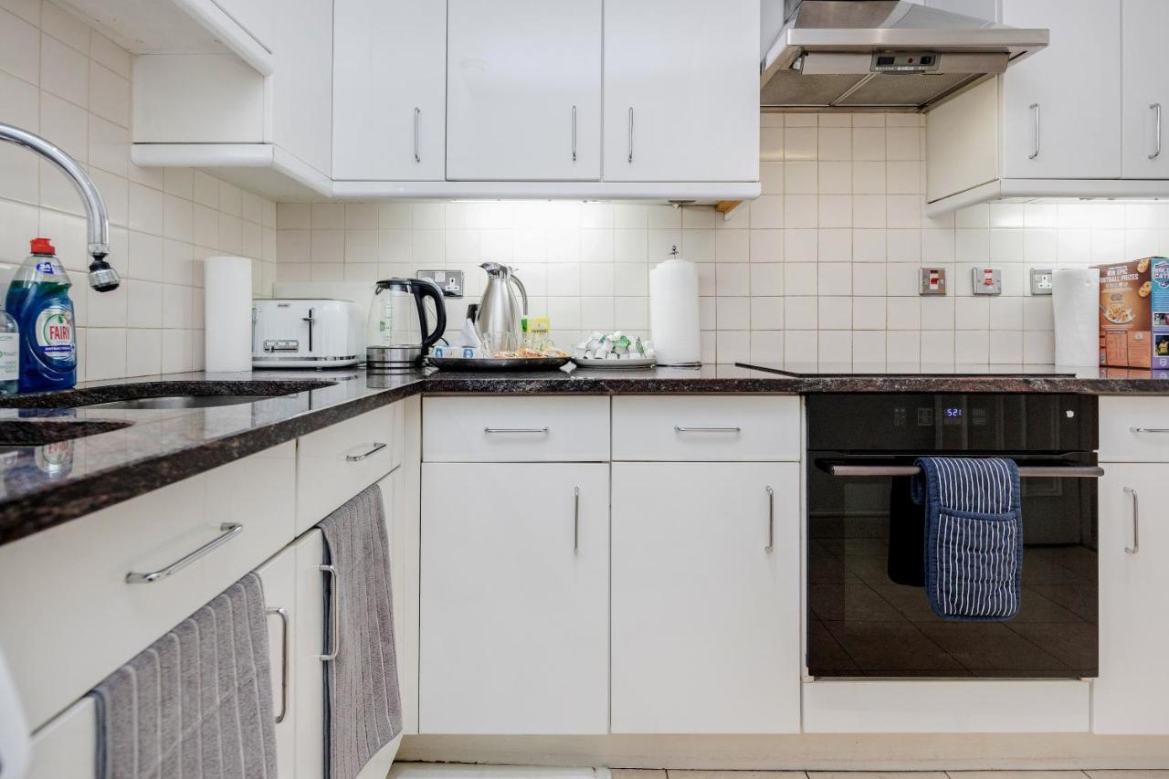 Oxford Street Homestay London Exterior foto