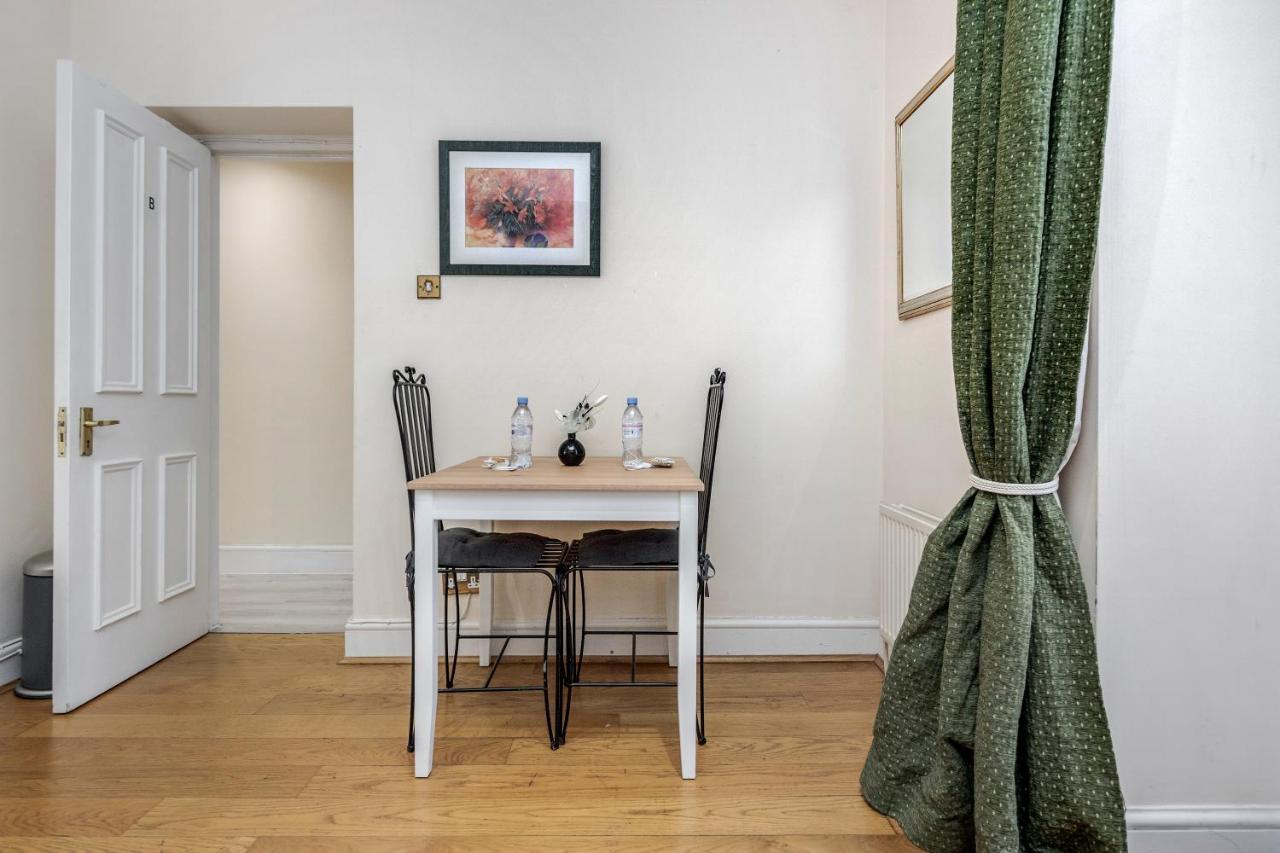 Oxford Street Homestay London Exterior foto
