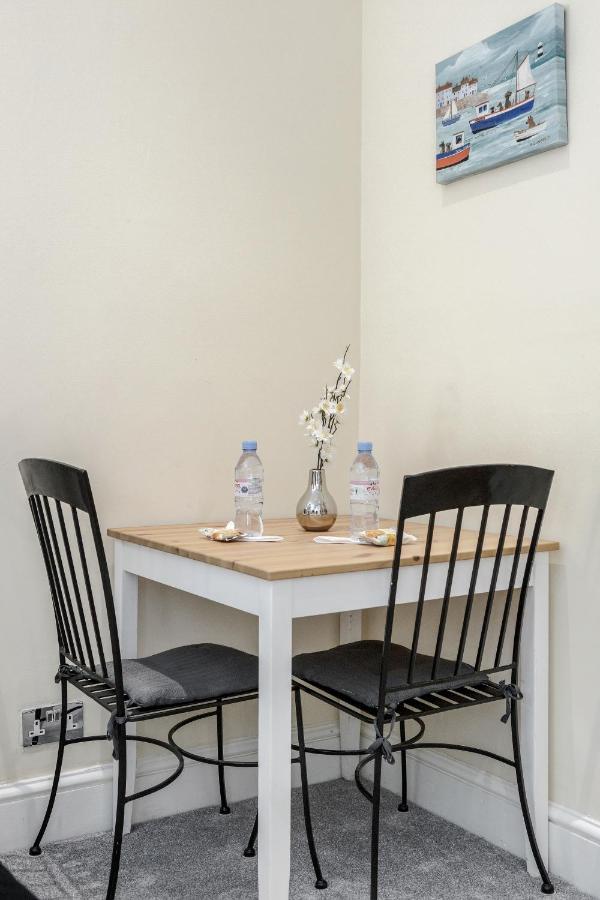 Oxford Street Homestay London Exterior foto