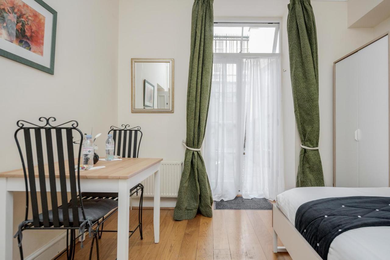 Oxford Street Homestay London Exterior foto