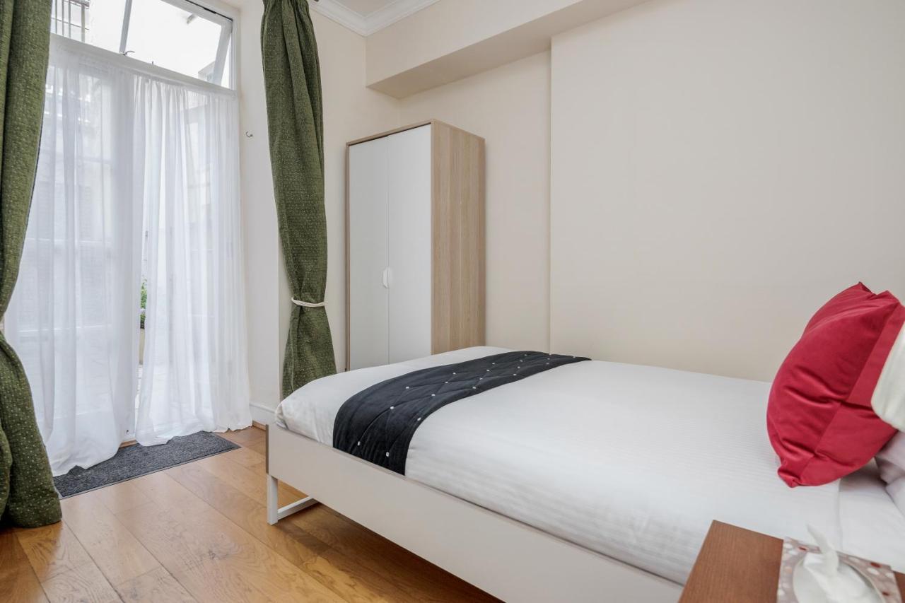 Oxford Street Homestay London Exterior foto